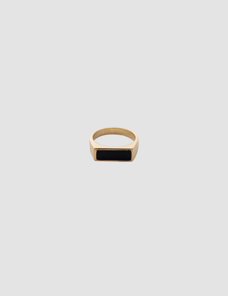 material:gold;