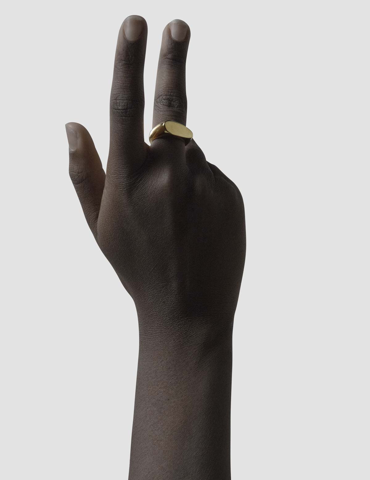 material:gold;