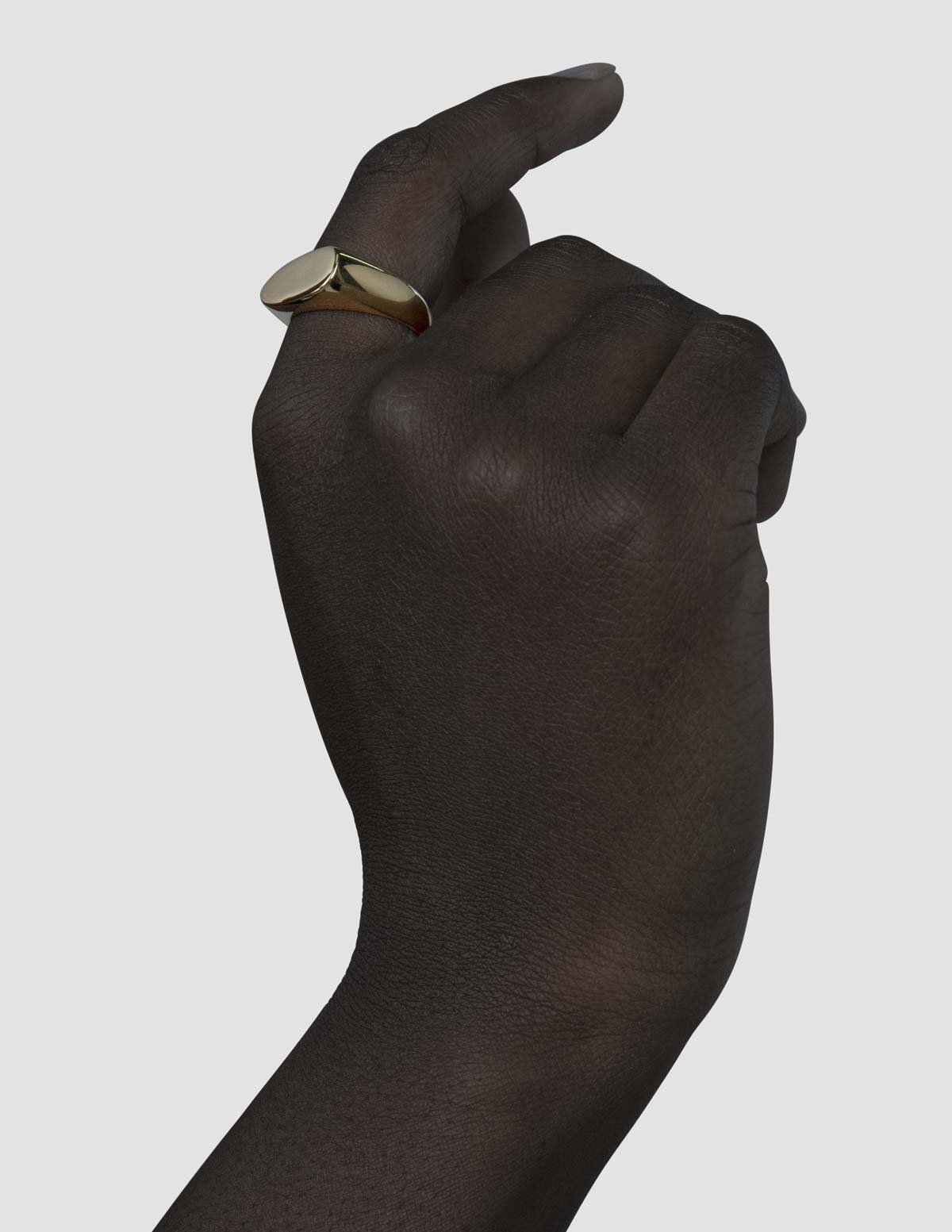 material:gold;
