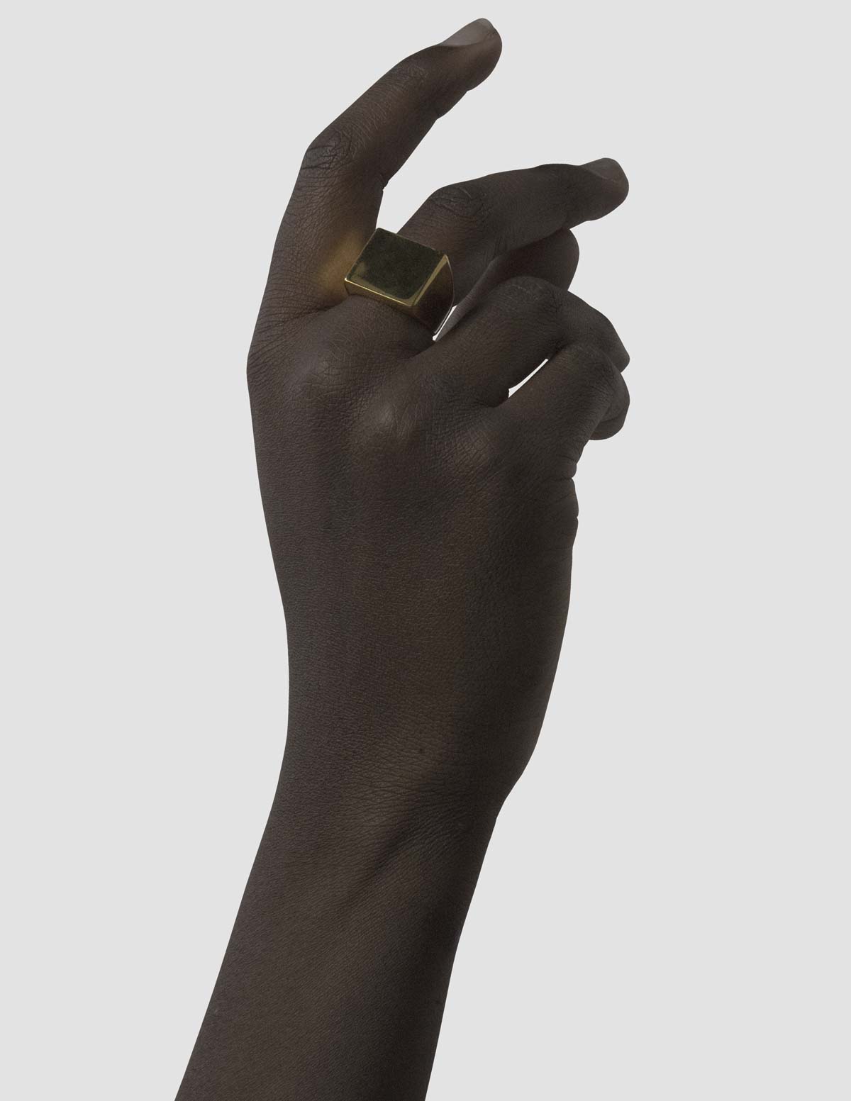 material:gold;