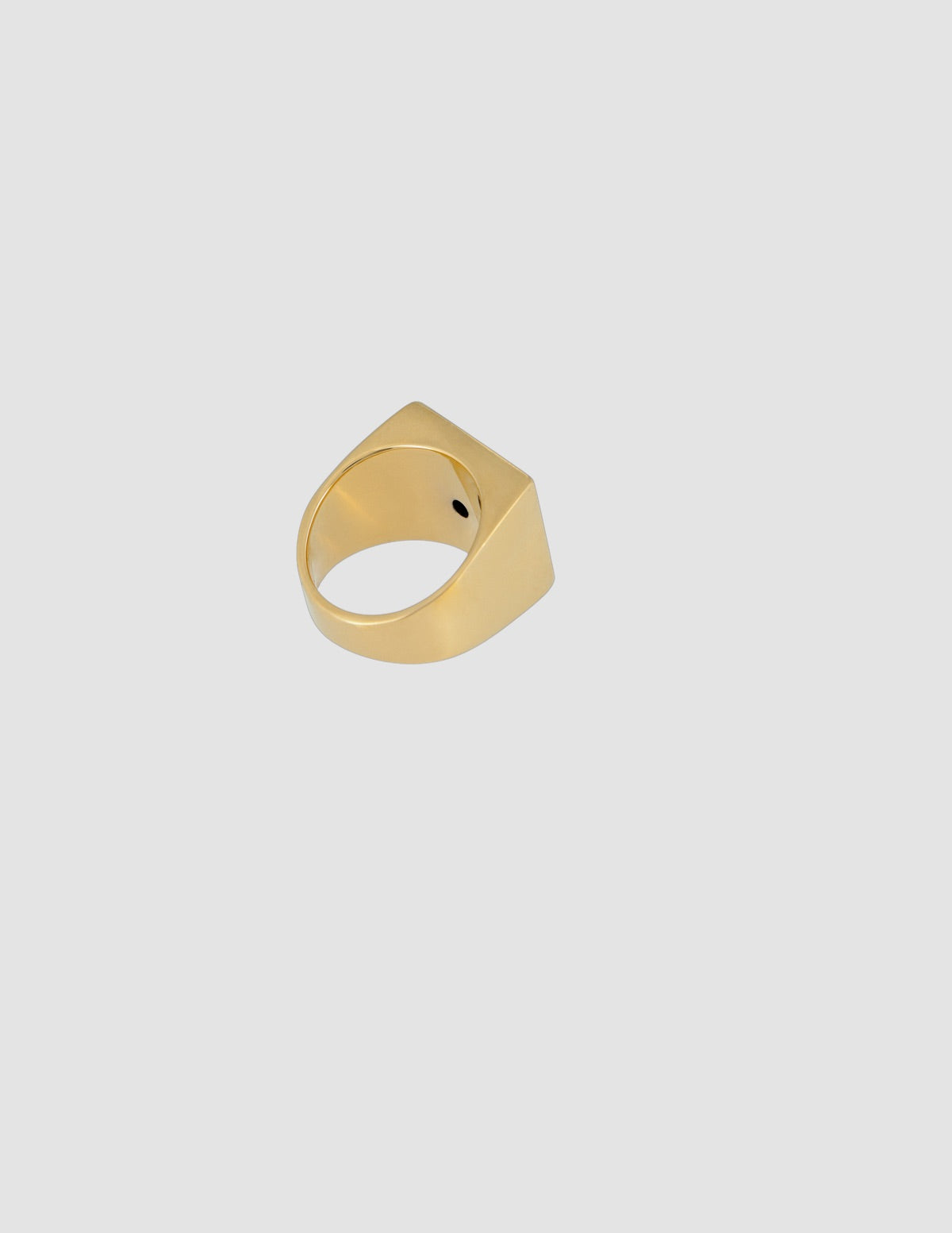 material:gold;
