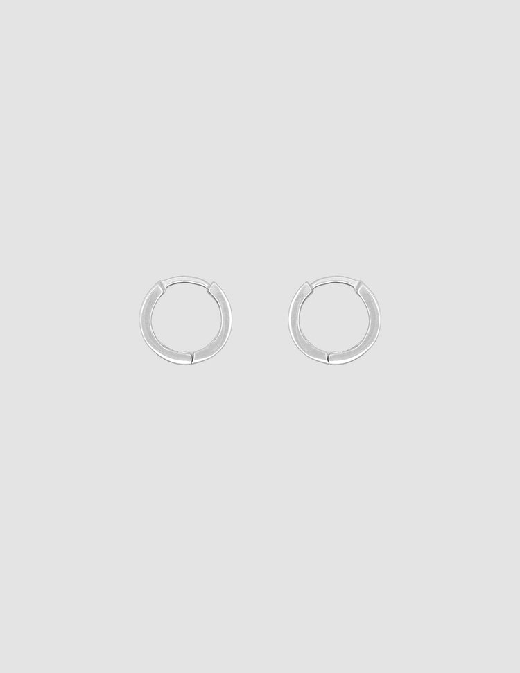 material:silver;