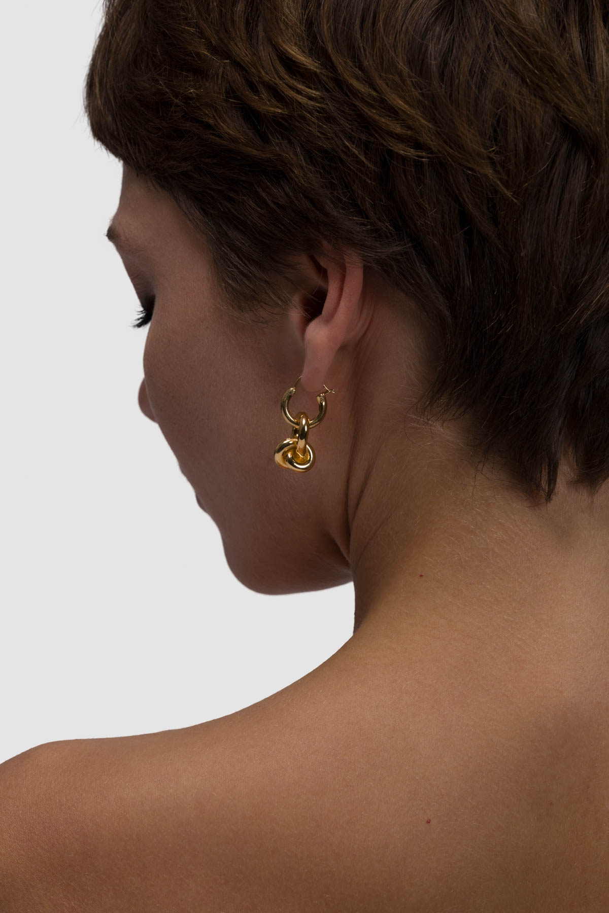 material:gold;