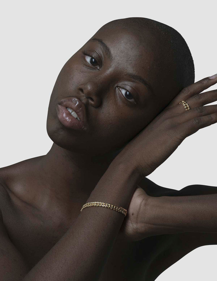 material:gold;