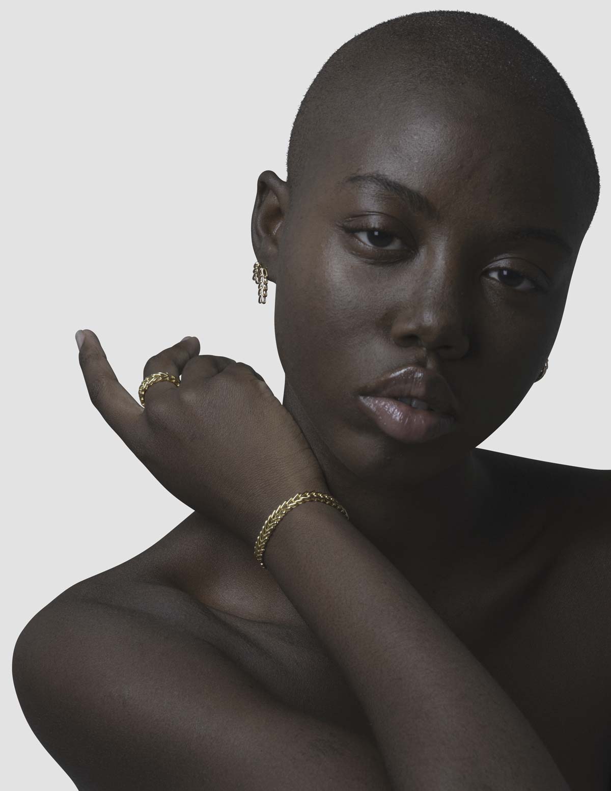 material:gold;