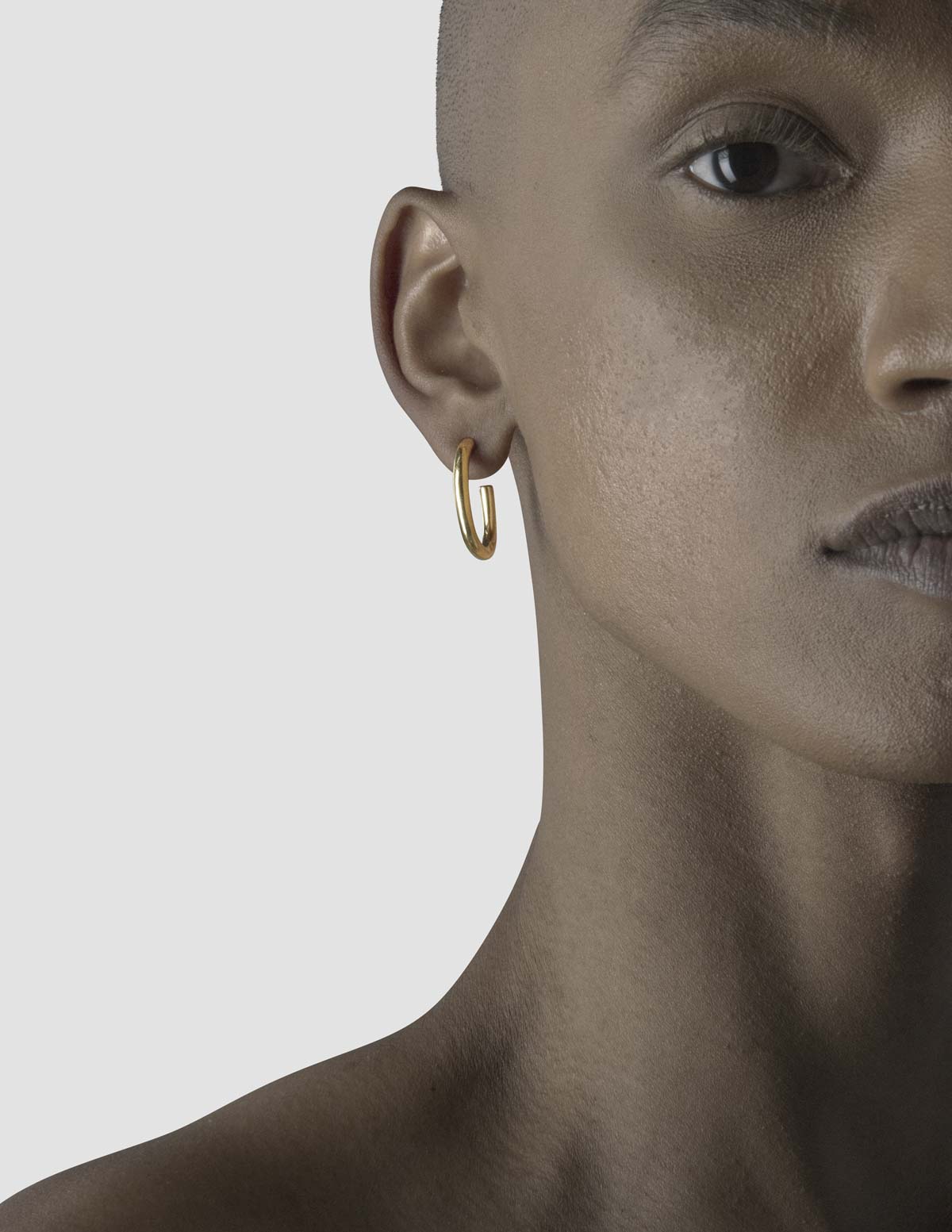 material:gold;